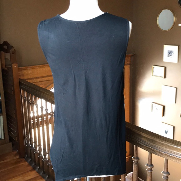 Beautiful sleeveless blouse - Picture 5 of 6